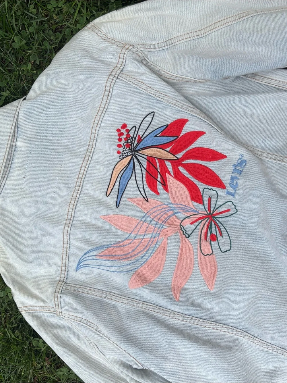 Levis lightweight levi